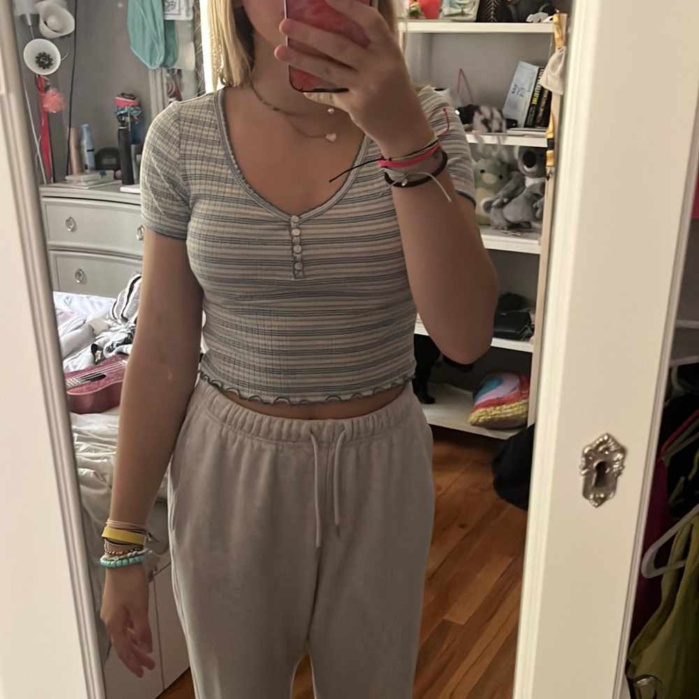 cropped t shirt